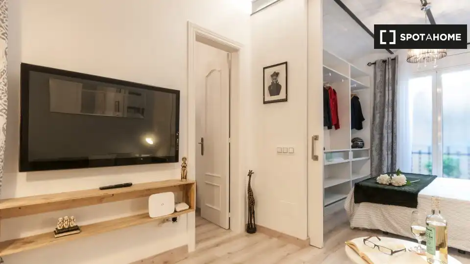 Flat with terrace to rent in Gràcia, imagen 4