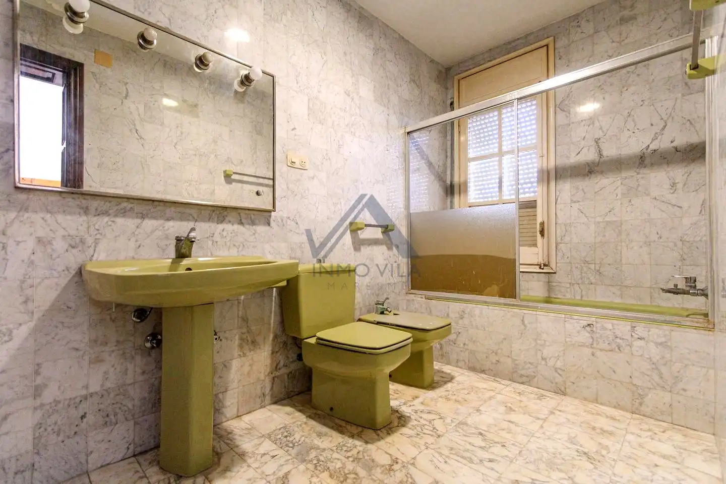 Bany de Casa o xalet en venda en Montornès del Vallès amb Jardí privat, Terrassa i Piscina