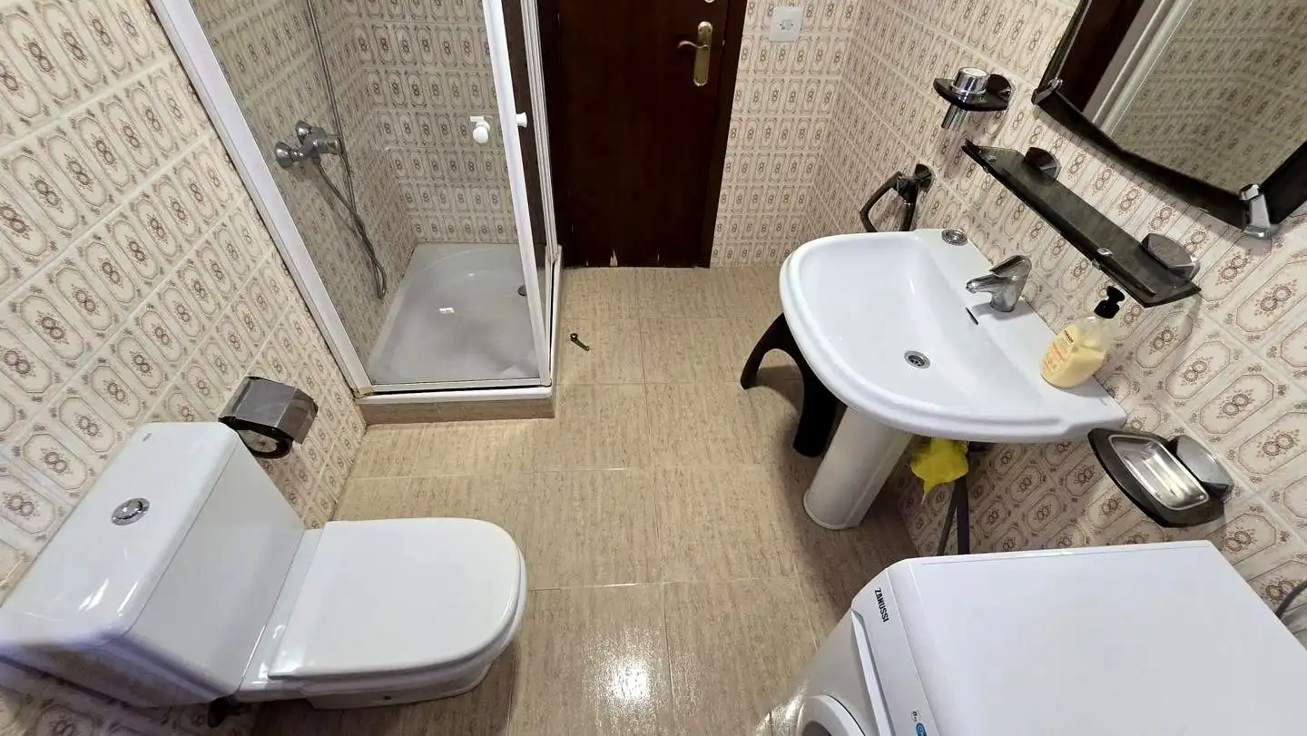 Badezimmer von Wohnungen zum Verkauf in Gandia mit Klimaanlage, Terrasse und Möbliert