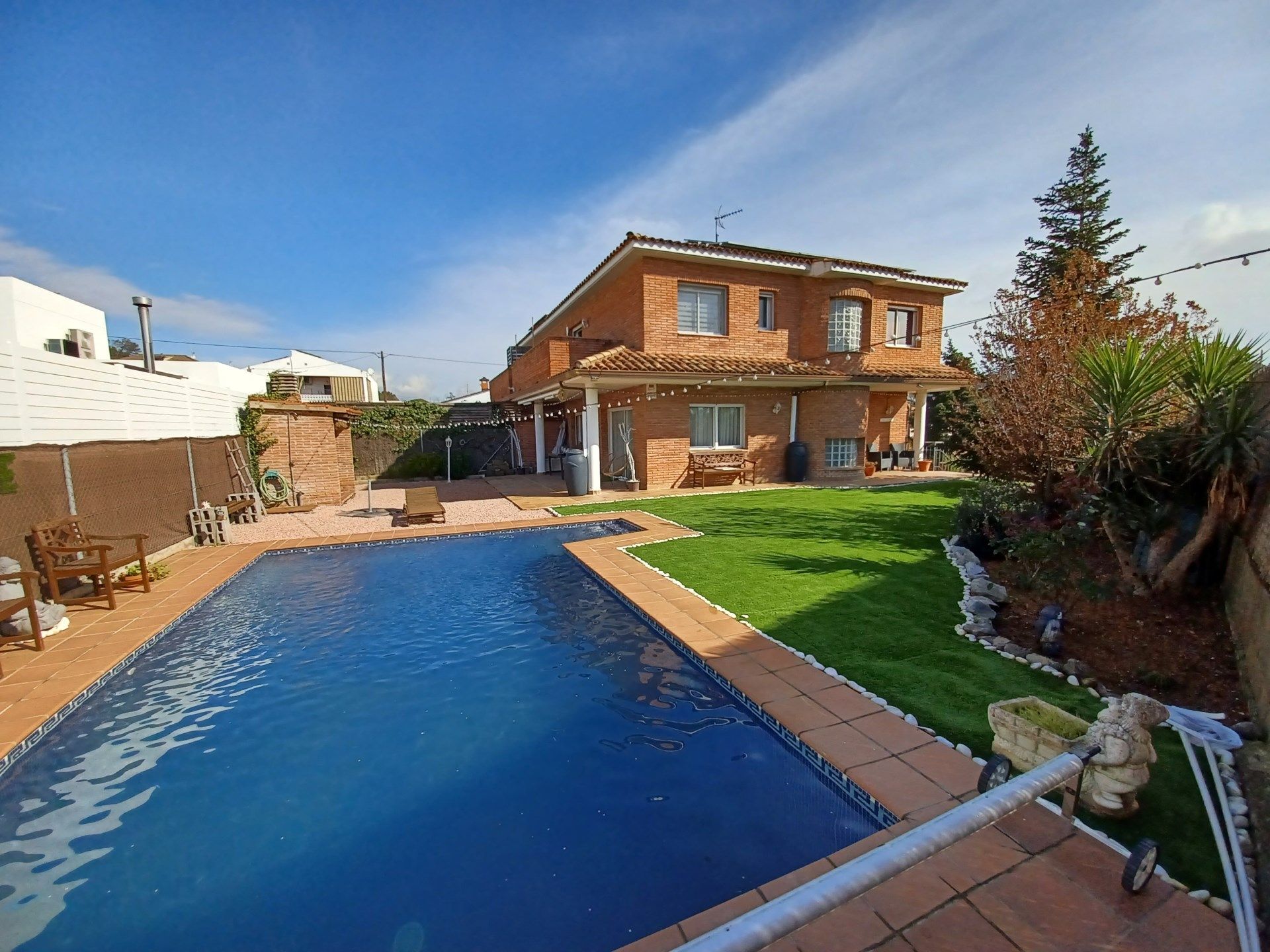 Piscina de Casa o chalet en venta en Sant Quirze del Vallès con Calefacción, Terraza y Trastero
