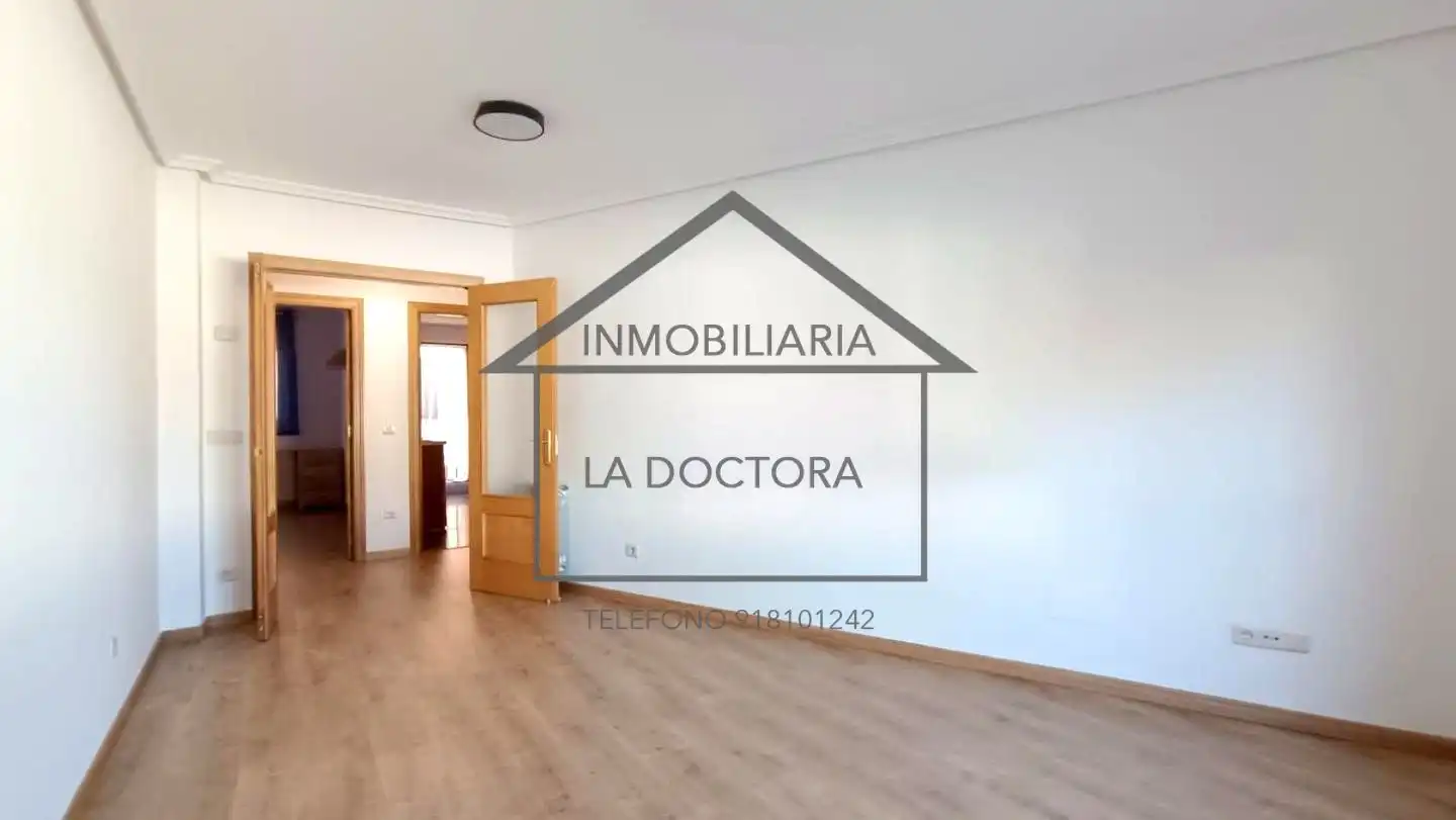 Ground floor for rent in Villamantilla