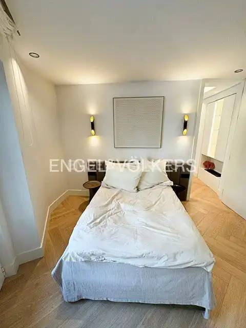 Bedroom of Flat for rent in Madrid  with Air Conditioner, Heating and Furnished