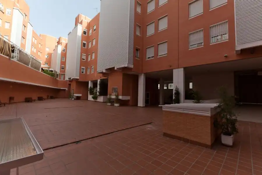 Außenansicht von Wohnung zur Miete in Sevilla mit Klimaanlage und Heizung