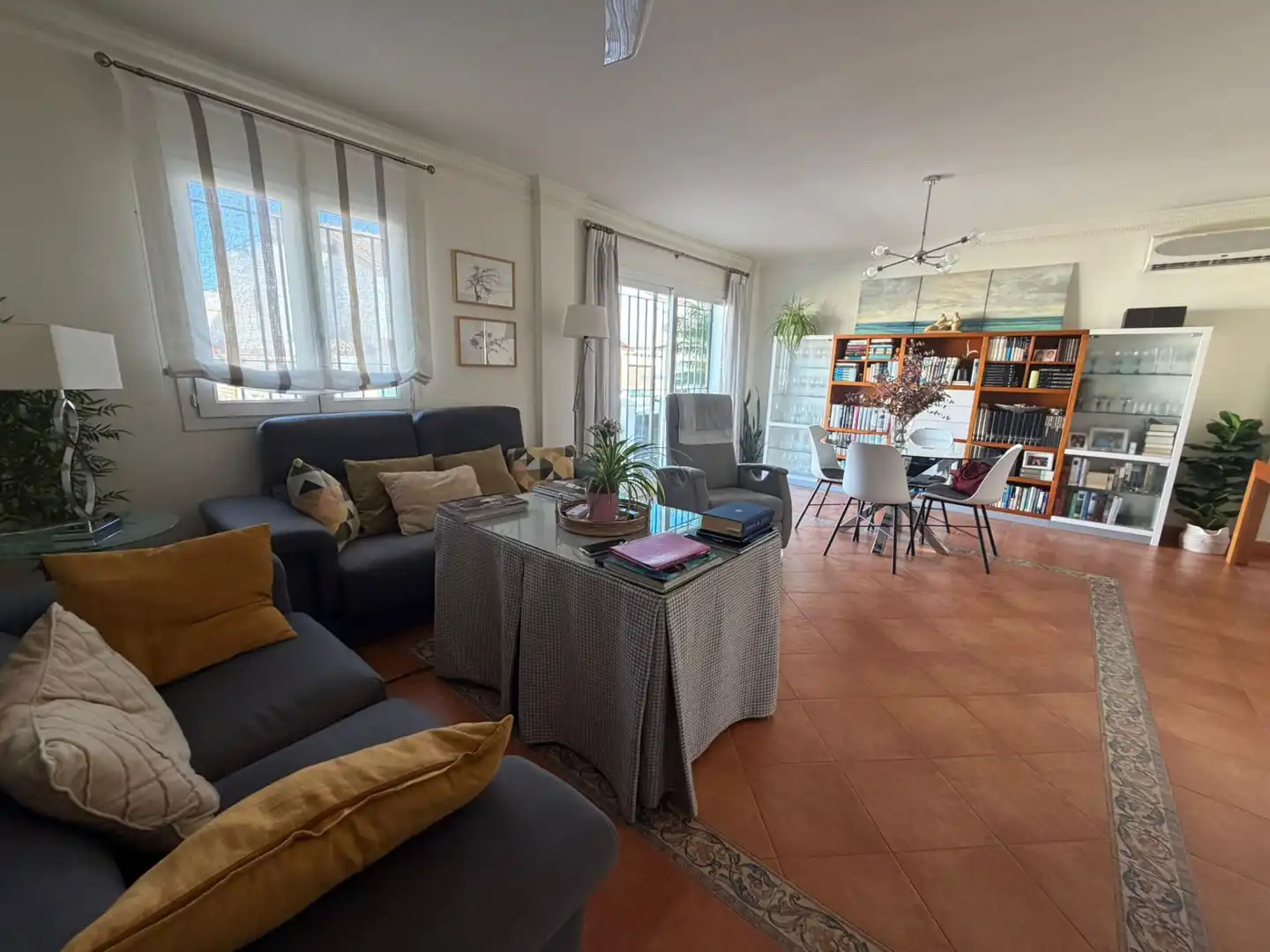 Sala de estar de Casa o chalet en venta en Vélez-Málaga con Aire acondicionado, Calefacción y Terraza