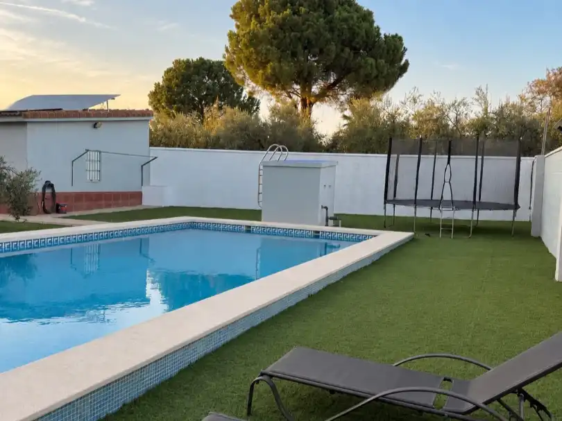 Piscina de Casa o chalet en venta en Arahal, Sevilla