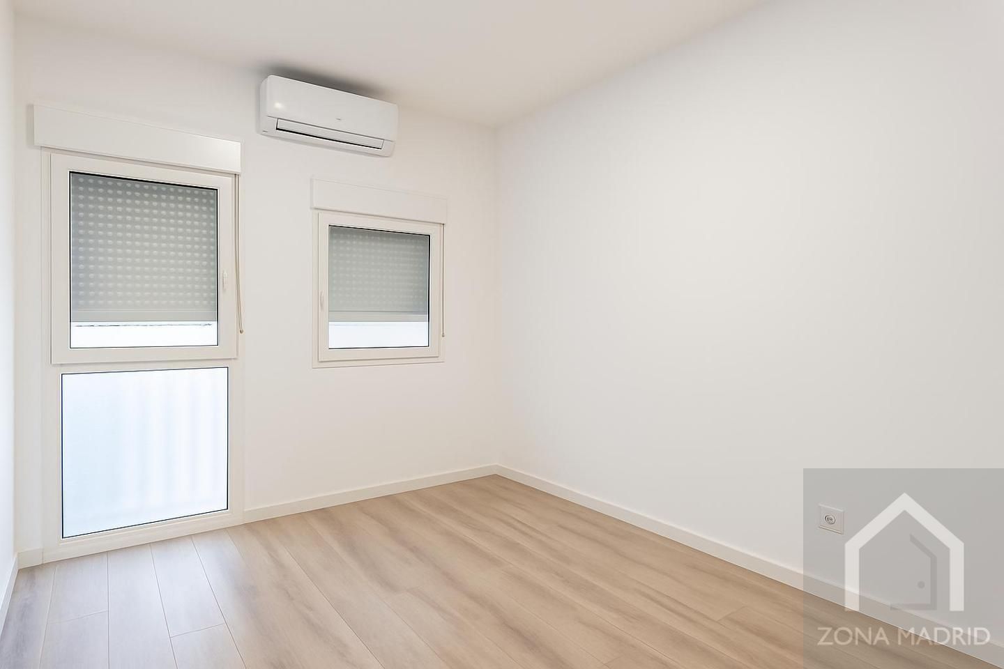 Bedroom of Planta baja for sale in  Madrid Capital  with Air Conditioner