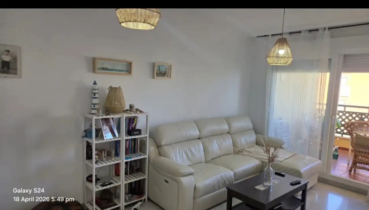Sala de estar de Piso de alquiler en Fuengirola con Aire acondicionado, Calefacción y Terraza