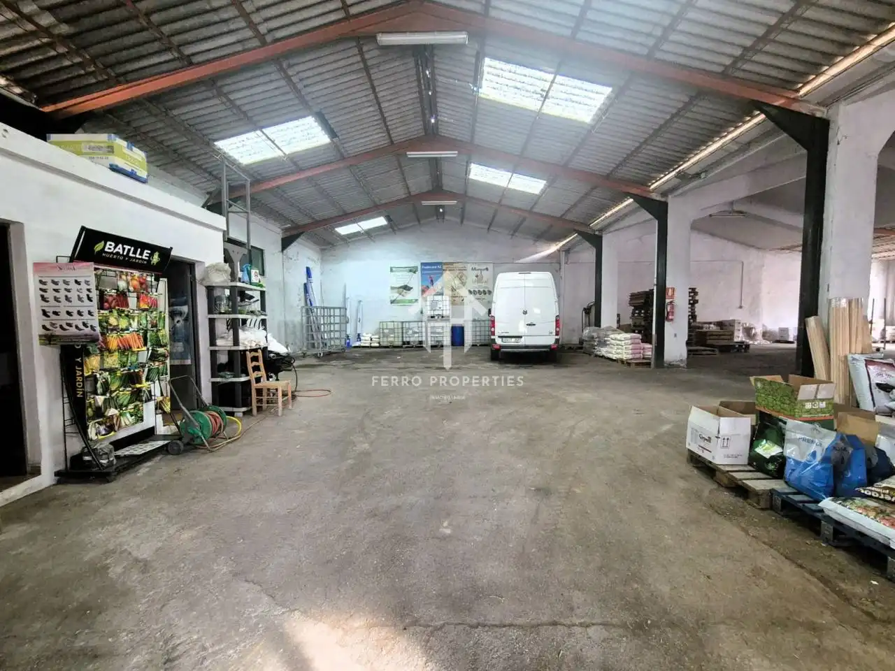 Exterior view of Industrial buildings for sale in Moraleda de Zafayona