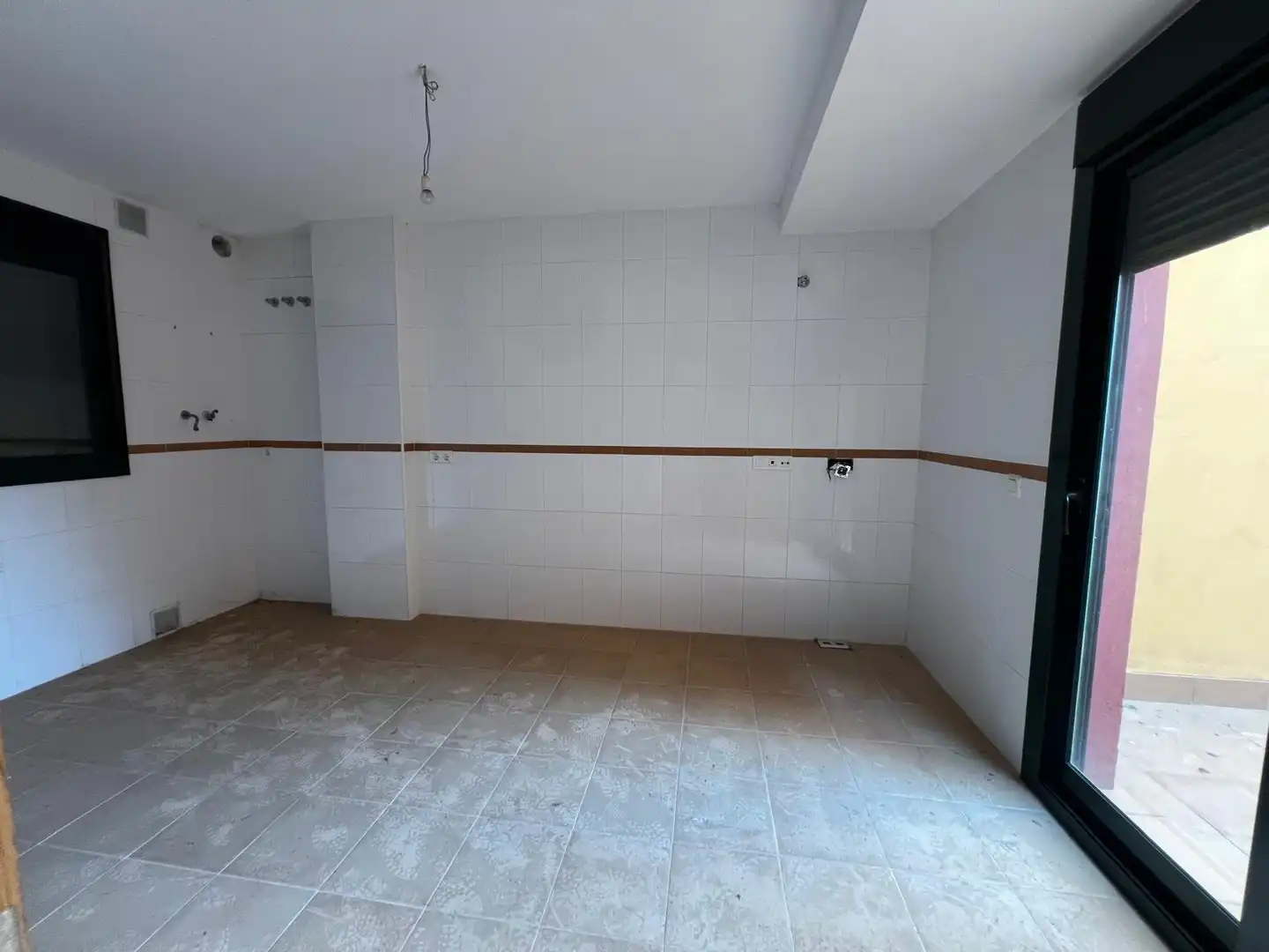 Casa adosada en venda en Vélez-Málaga amb Jardí privat, Terrassa i Piscina comunitària