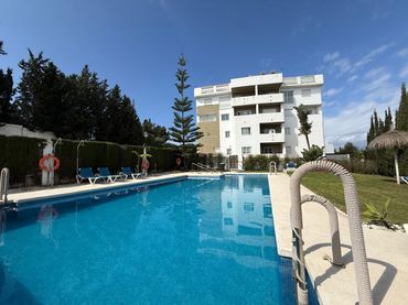 Mini appartamento con piscina in vendita a Nueva Andalucía