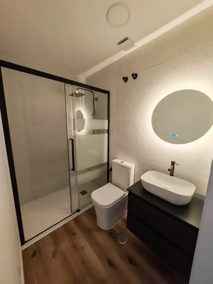 Badezimmer von Wohnung zur Miete in Alhaurín de la Torre mit Klimaanlage und Möbliert