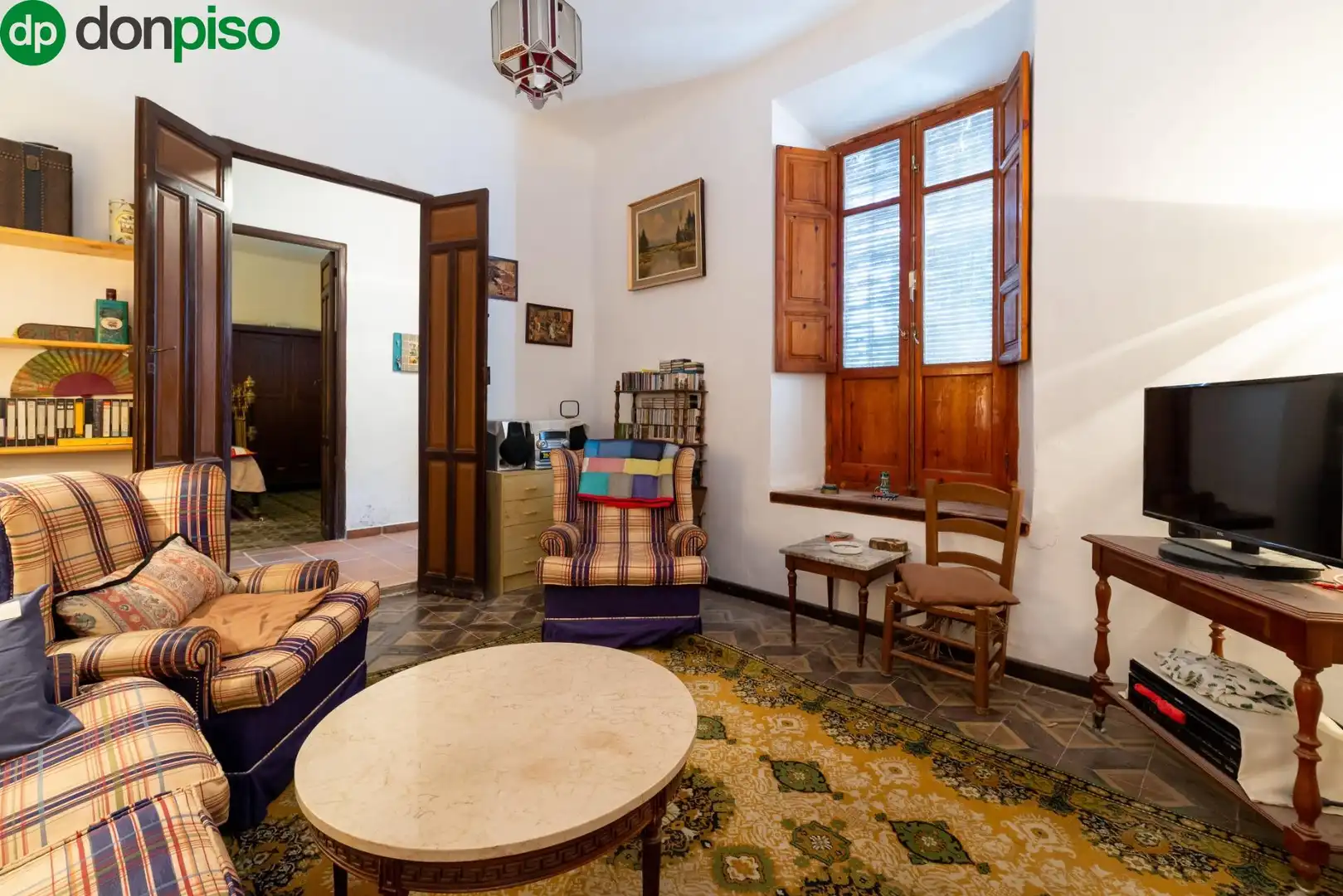 Sala d'estar de Finca rústica en venda en Pinos Puente amb Jardí privat, Terrassa i Traster