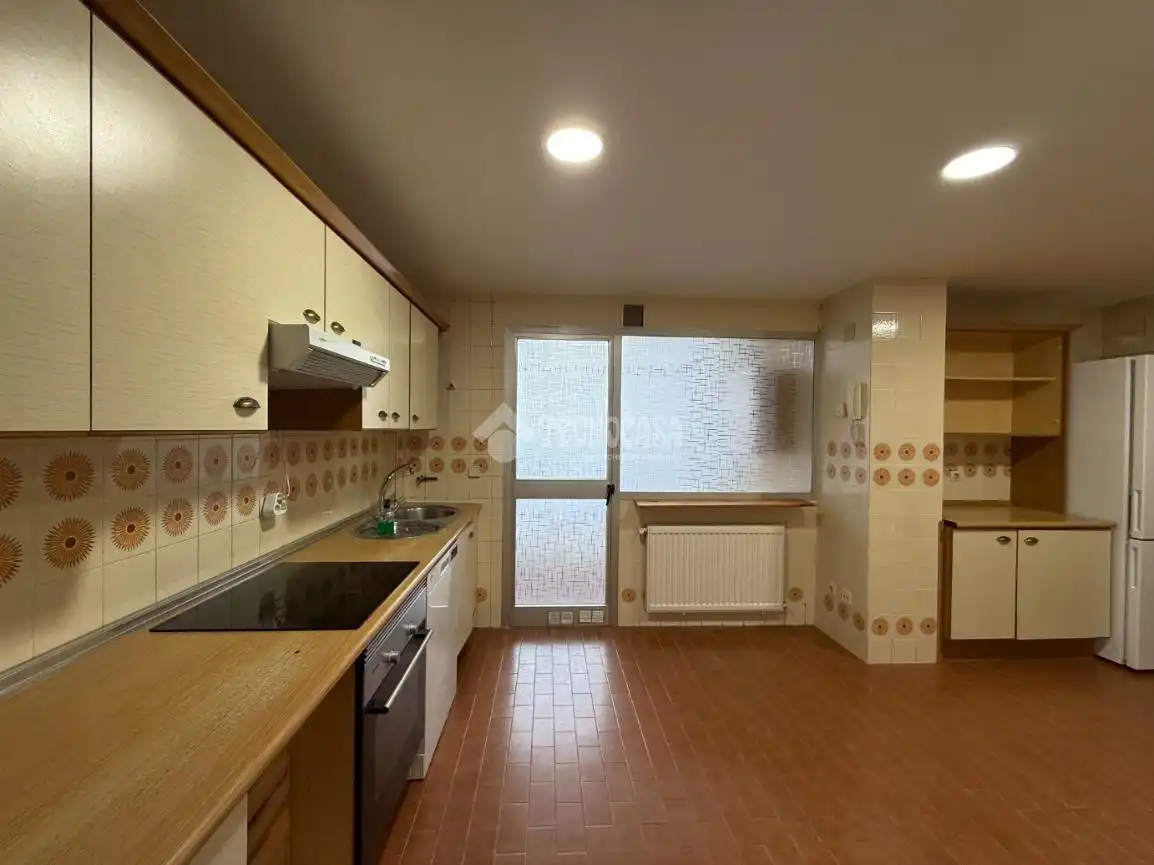 Kitchen of Flat for rent in Majadahonda  with Heating
