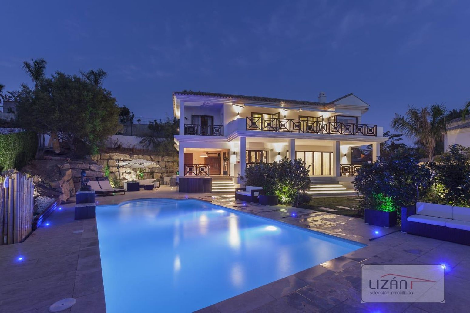 Swimming pool of House or chalet for sale in Marbella  with Air Conditioner and Swimming Pool