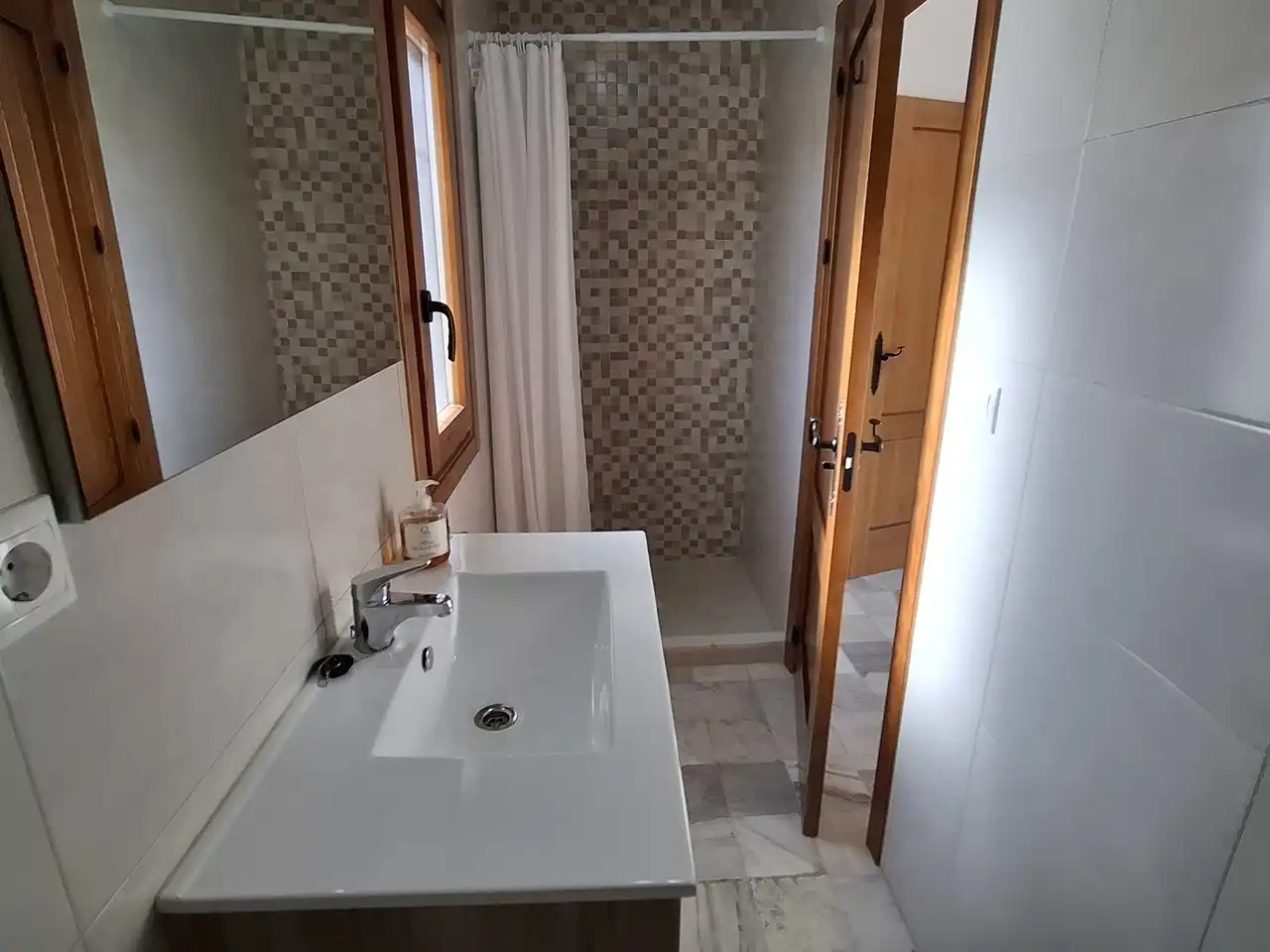 House with pool for sale in Vista de los Ángeles, imagen 25