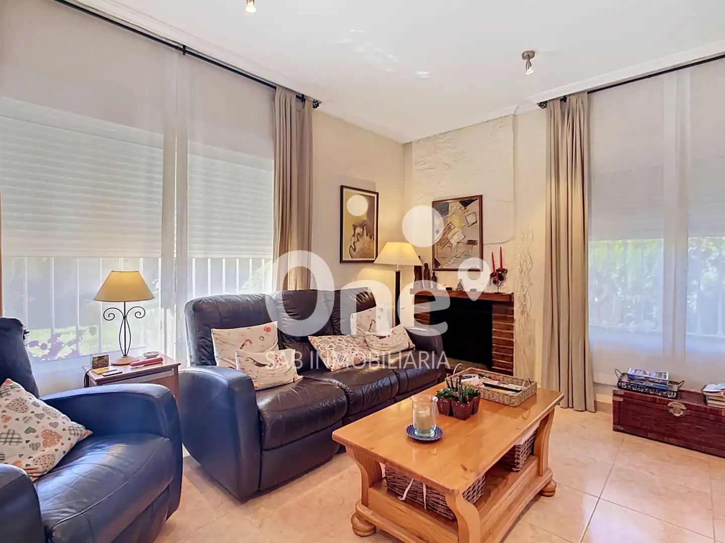 Sala de estar de Casa o chalet en venta en L'Eliana con Aire acondicionado, Calefacción y Jardín privado