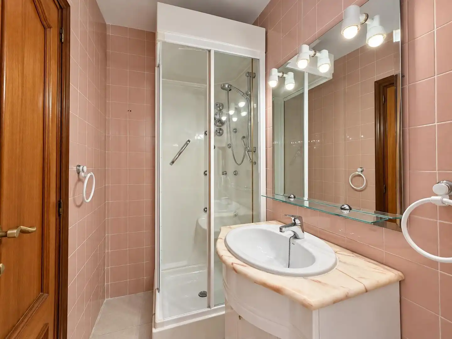 Bathroom of Flat for rent in Burjassot  with Furnished