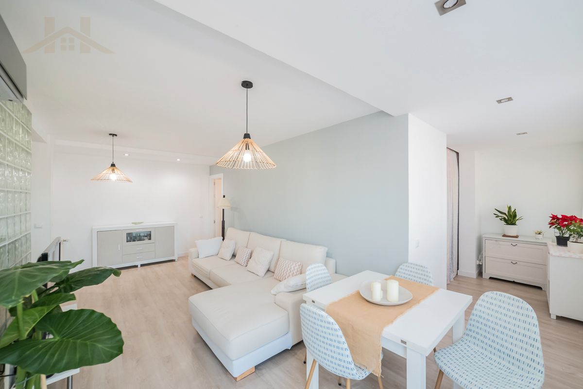 Sala d'estar de Planta baixa en venda en Navalcarnero amb Aire condicionat, Calefacció i Terrassa