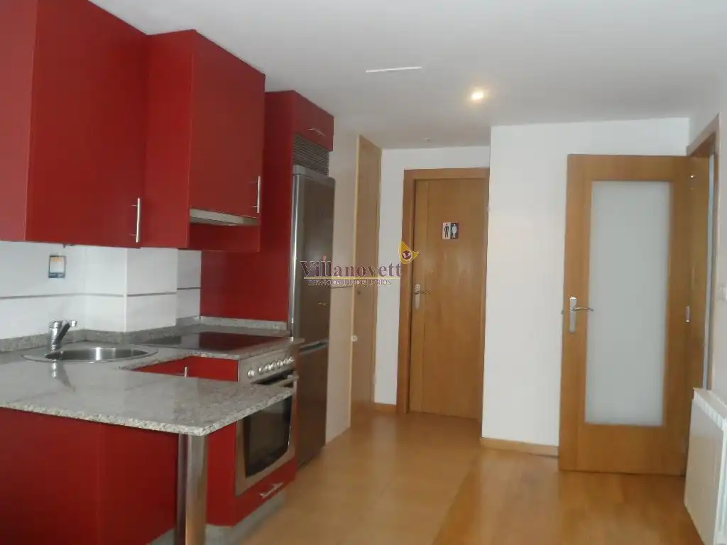 Cocina de Apartamento en venta en Vigo  con Calefacción, Parquet y Amueblado