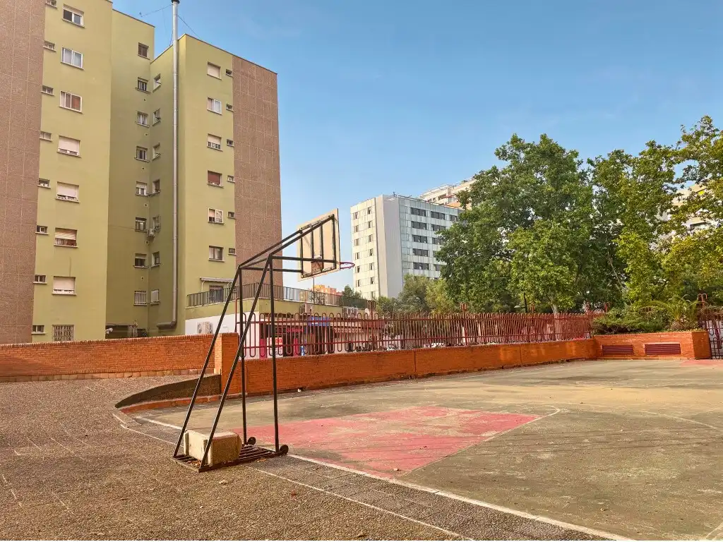 Vista exterior de Pis en venda en Zaragoza amb Jardí privat