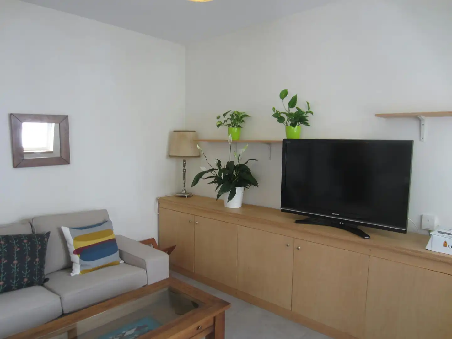Sala de estar de Piso de alquiler en Madrid con Aire acondicionado, Calefacción y Jardín privado