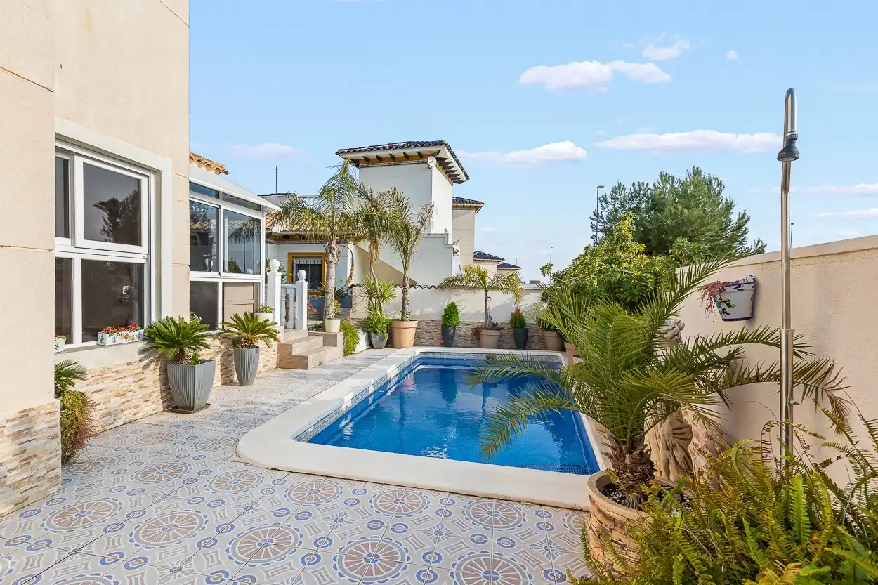 Piscina de Casa o xalet en venda en Orihuela amb Piscina