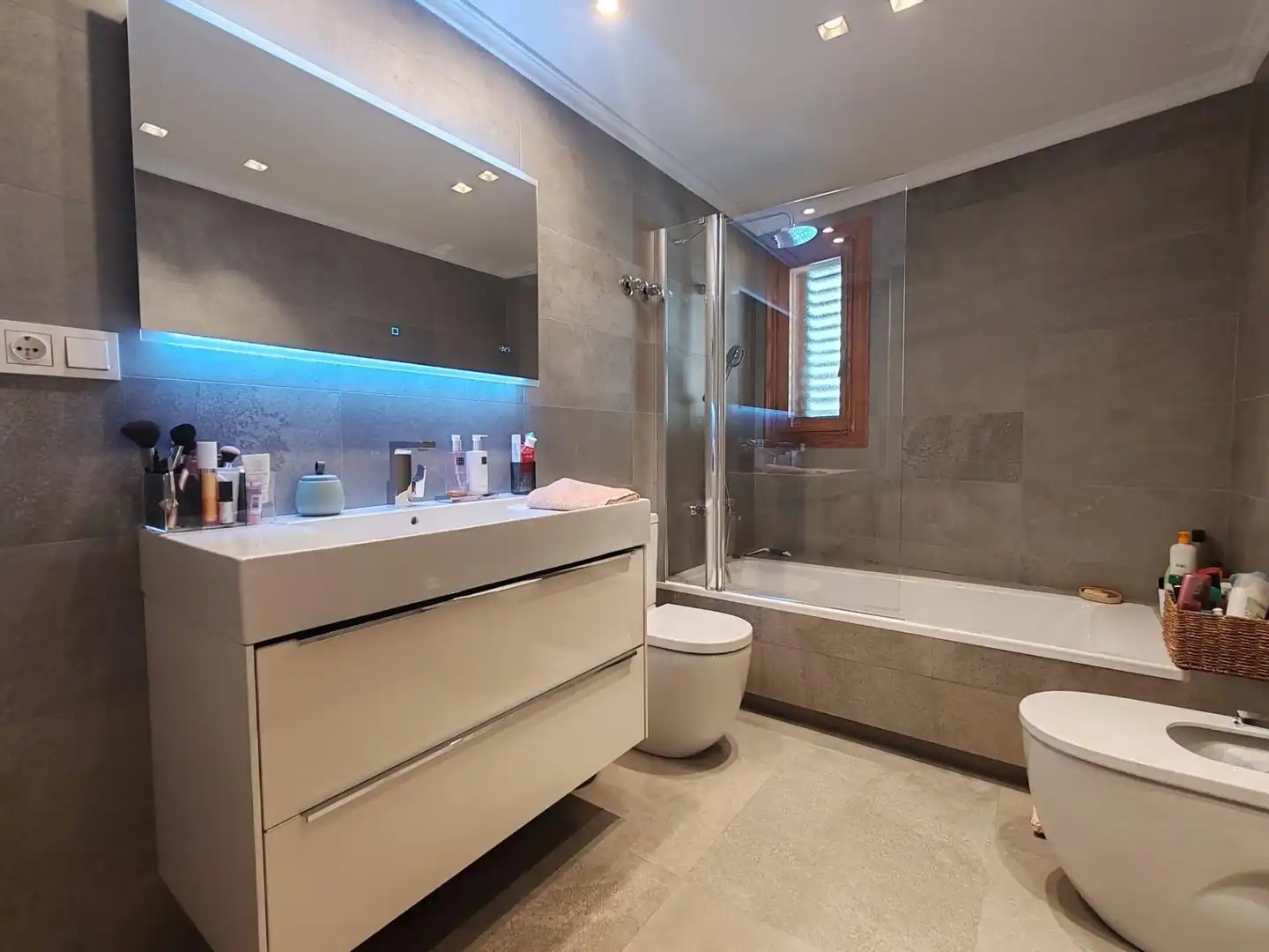 Bathroom of Detached homes for sale in Sagunto / Sagunt  with Air Conditioner, Heating and Parquet flooring