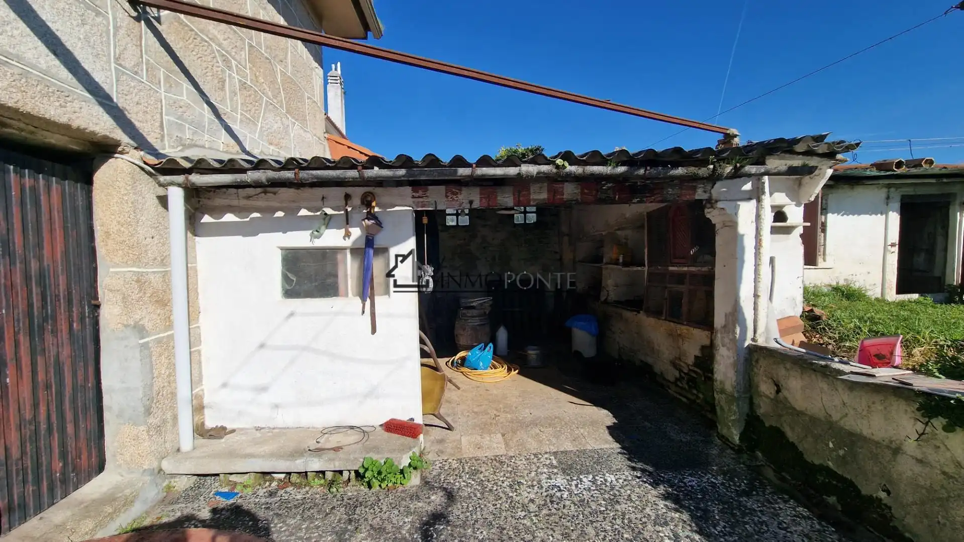 Vista exterior de Casa o xalet en venda en Pontevedra Capital  amb Jardí privat