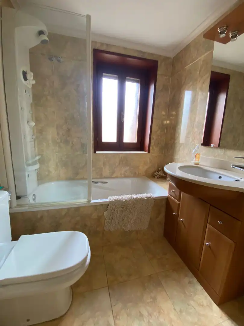 Baño de Casa o chalet en venta en Esterri d'Àneu con Calefacción, Parquet y Terraza