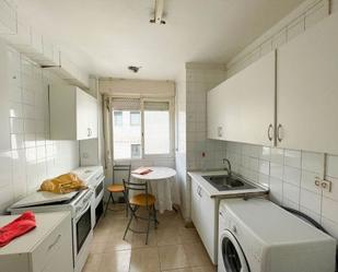Cuina de Pis de lloguer en Gijón  amb Calefacció, Parquet i Forn