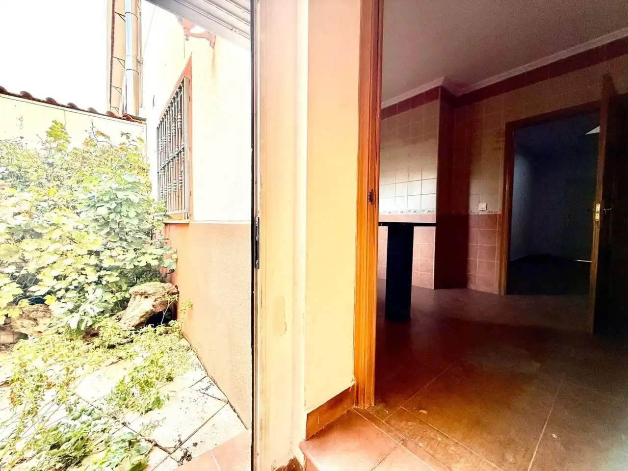 Casa adosada en venta en Miguel Esteban con Alarma y Piscina comunitaria