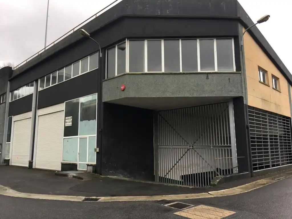 Außenansicht von Fabrikhallen zur Miete in Villabona