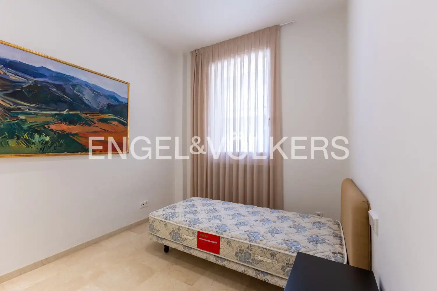 Habitación de Piso de alquiler en Valencia con Aire acondicionado, Calefacción y Amueblado