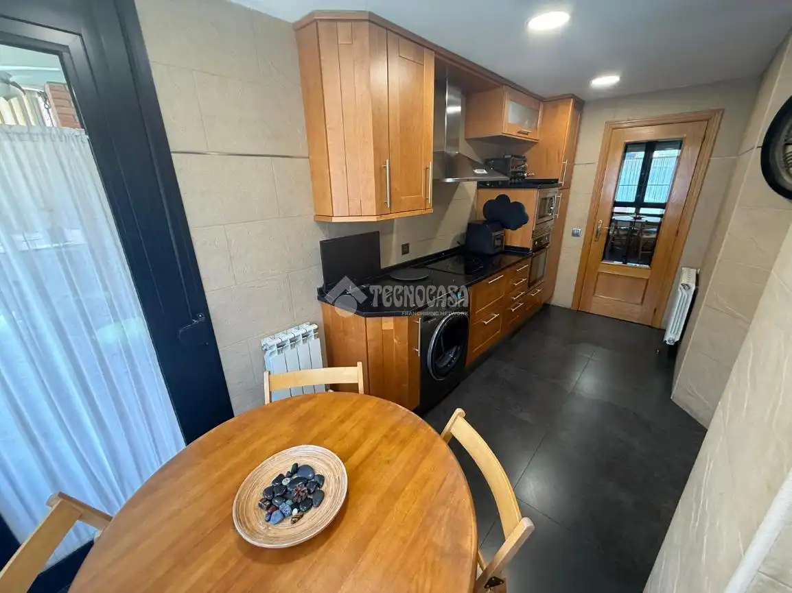 Cocina de Piso en venta en Alcorcón con Aire acondicionado, Terraza y Piscina comunitaria
