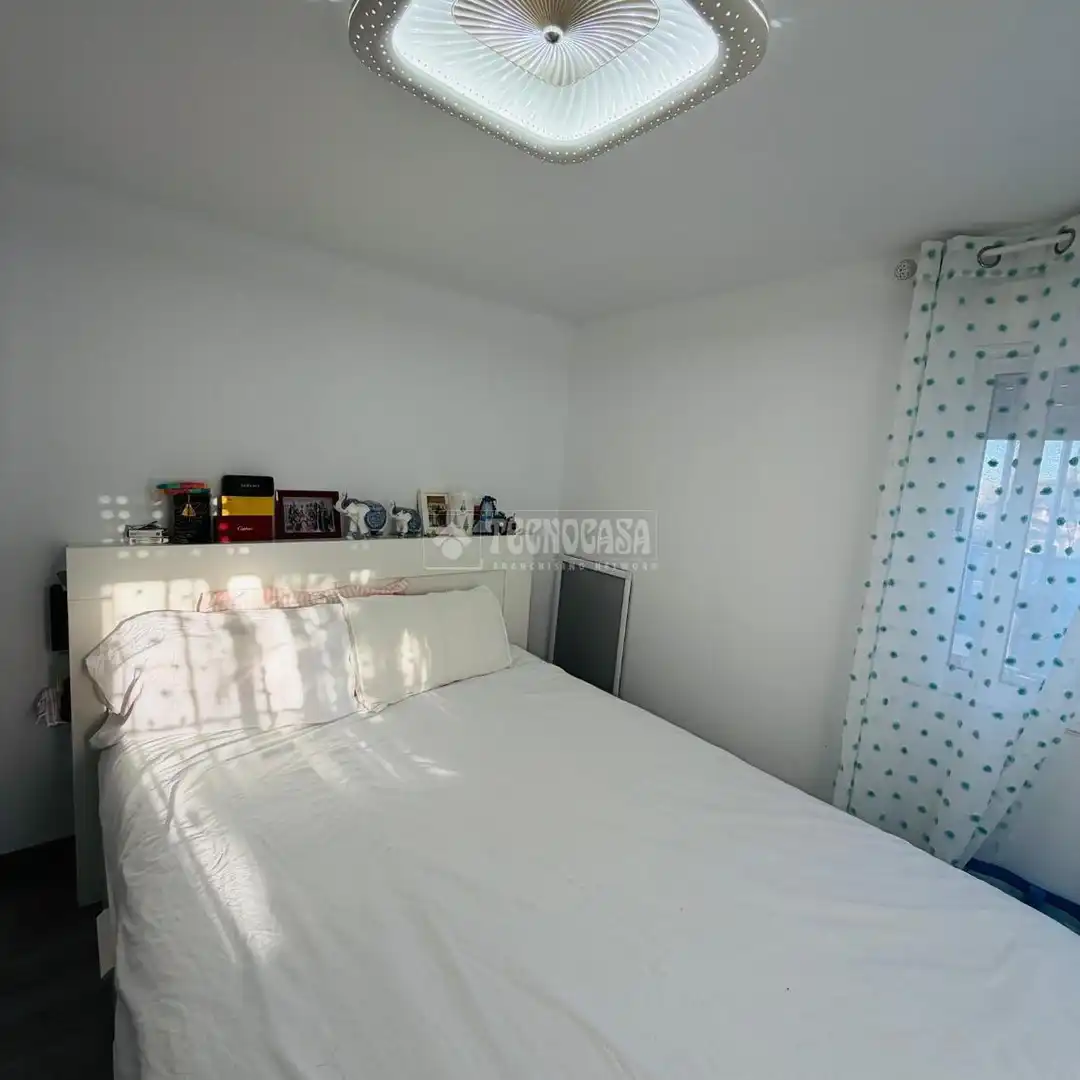 Habitación de Casa o chalet en venta en Colmenar de Oreja con Aire acondicionado, Calefacción y Jardín privado