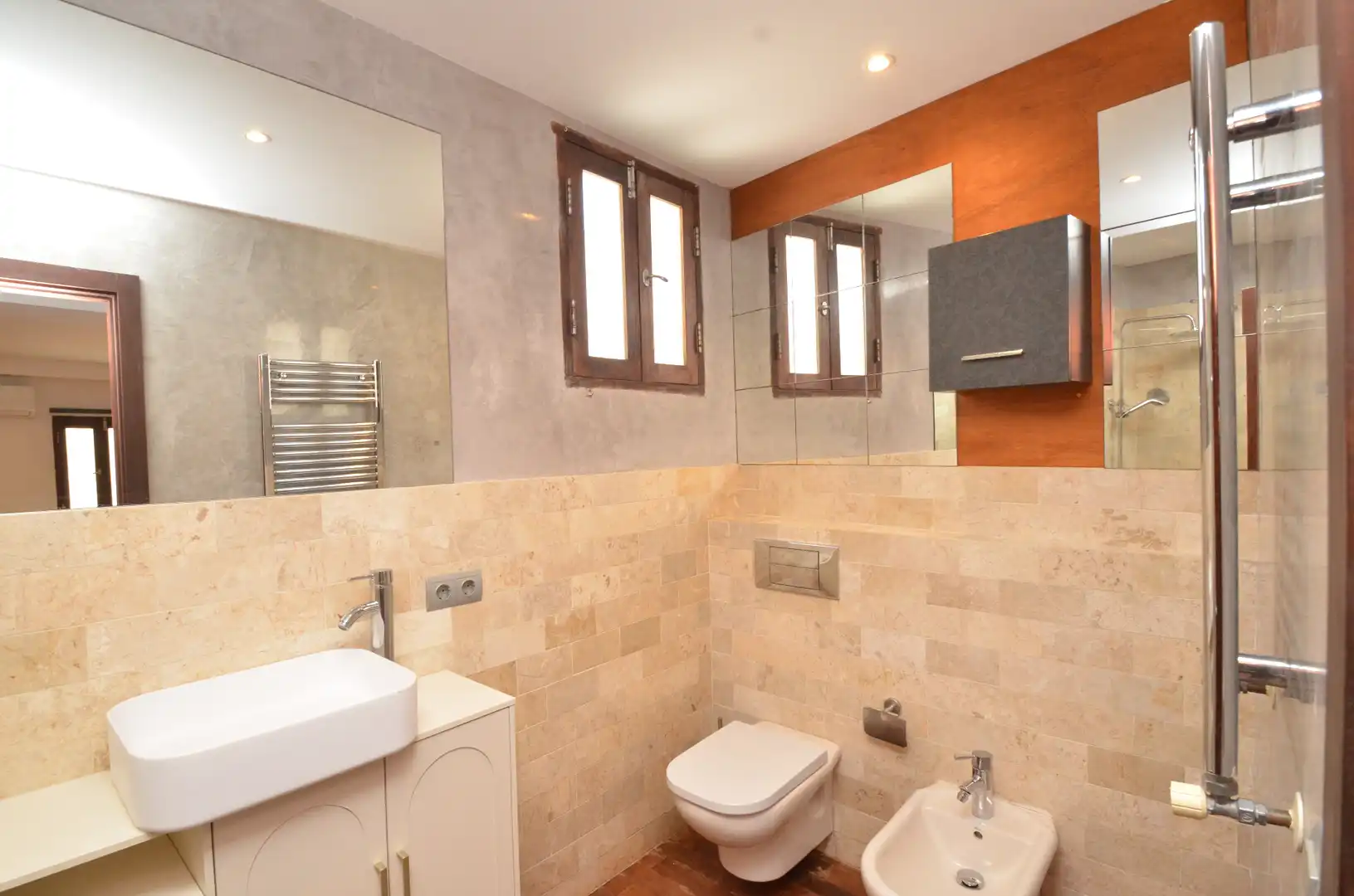 Bathroom of Flat for rent in  Palma de Mallorca  with Air Conditioner, Heating and Furnished