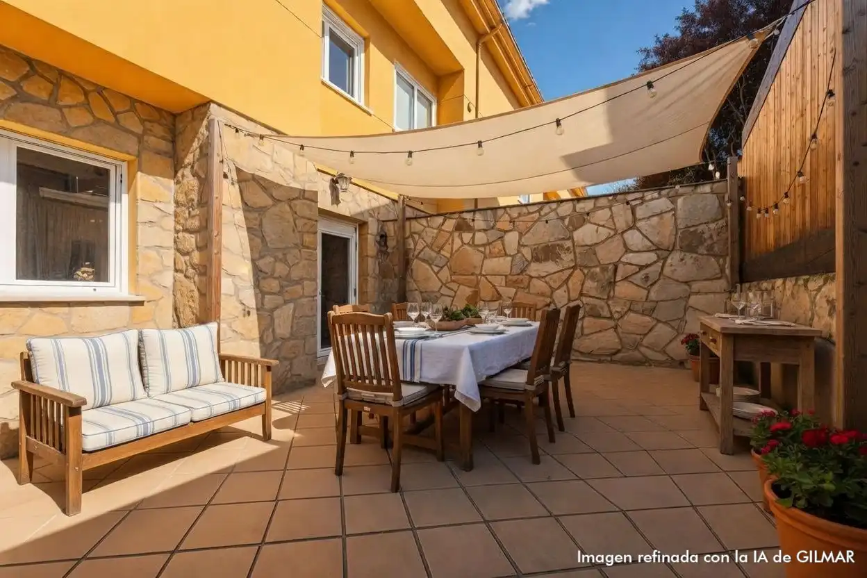 Terrassa de Casa adosada en venda en Navalafuente amb Calefacció, Jardí privat i Jacuzzi
