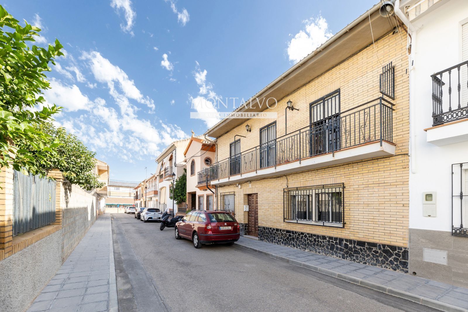 Exterior view of Single-family semi-detached for sale in Alhendín
