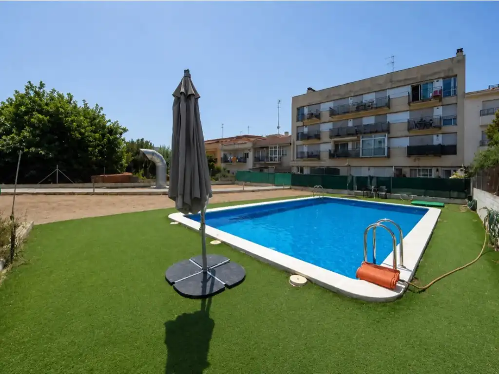 Piscina de Pis en venda en Vilafranca del Penedès amb Aire condicionat, Calefacció i Terrassa