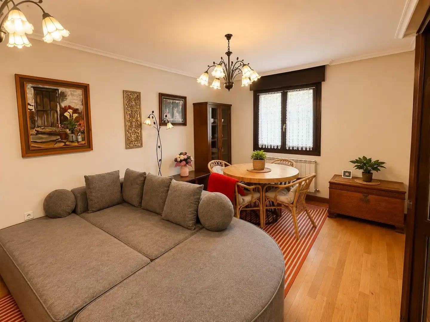 Sala d'estar de Pis en venda en Llanes amb Calefacció, Jardí privat i Terrassa