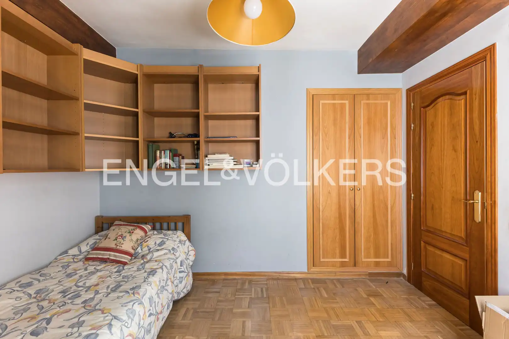 Habitación de Piso en venta en Madrid con Calefacción y Balcón