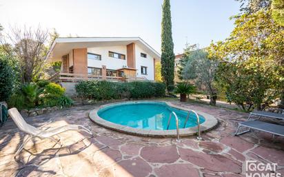 Swimming pool of House or chalet for sale in Sant Cugat del Vallès  with Air Conditioner, Heating and Terrace