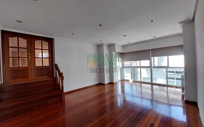 Living room of Flat for sale in Ourense Capital   with Heating, Parquet flooring and Balcony