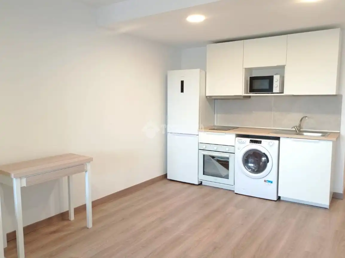 Kitchen of Study for sale in Zaragoza  with Air Conditioner and Community pool
