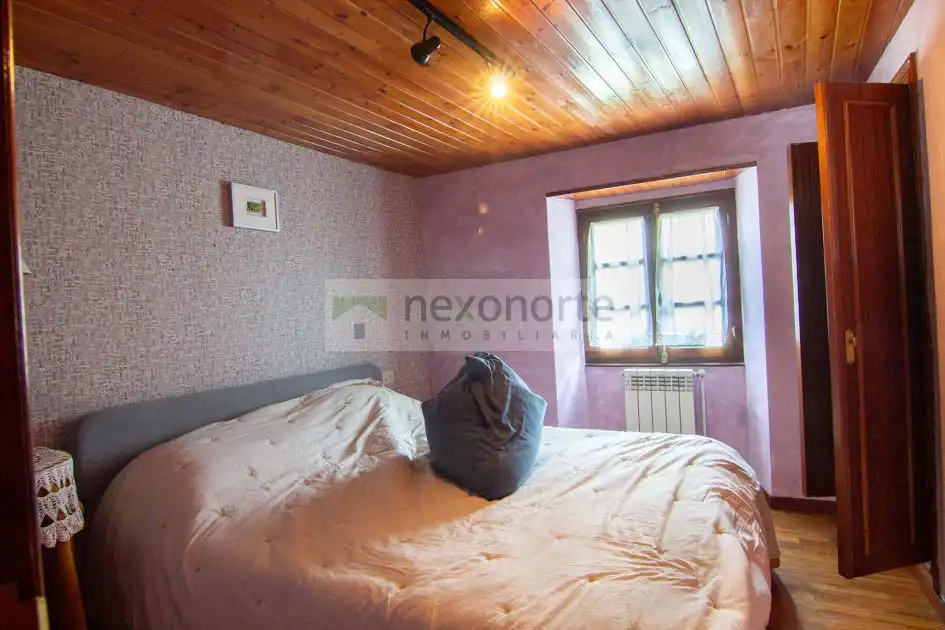 Bedroom of Country homes for sale in Muras  with Heating and Storage room