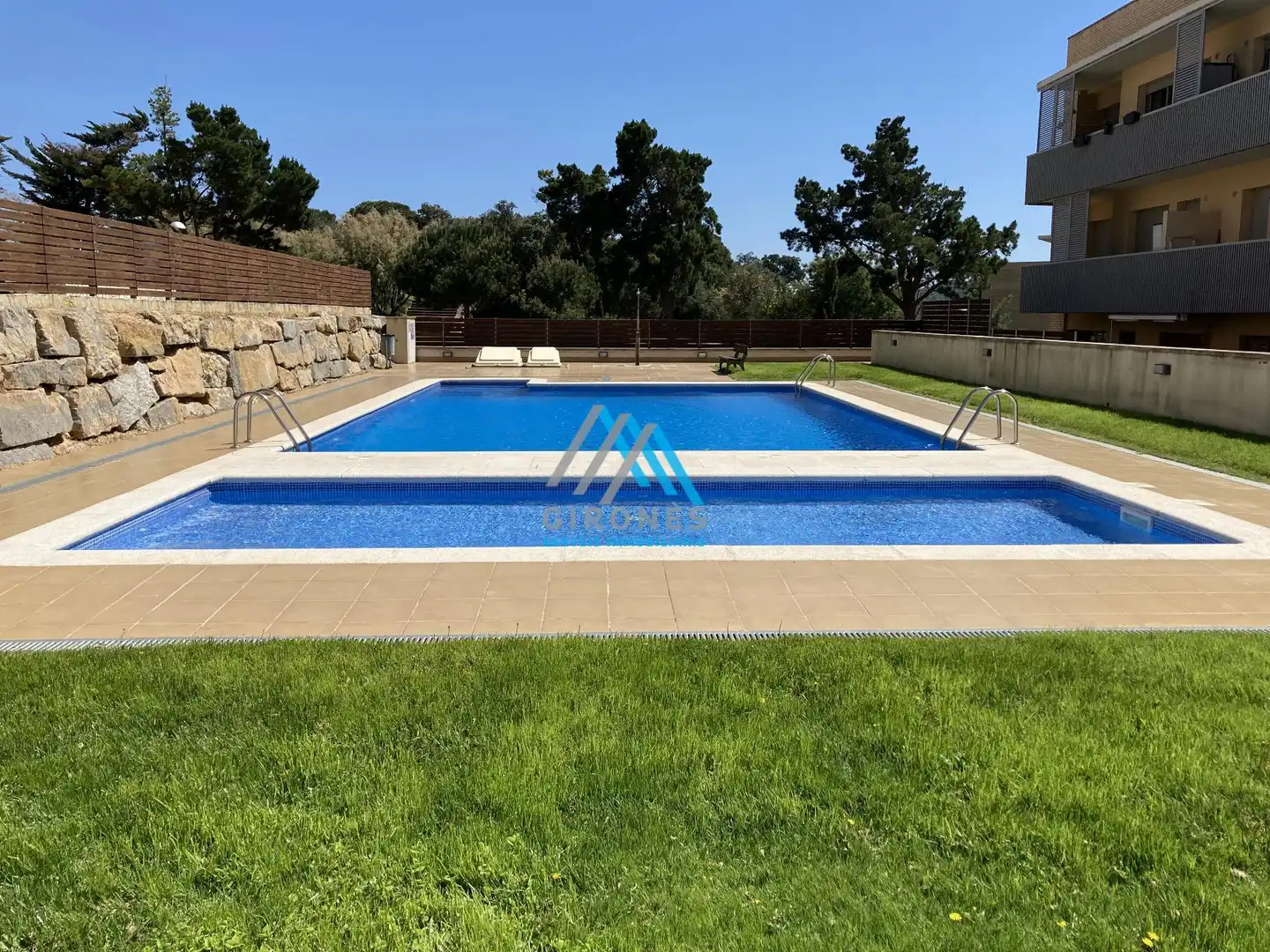 Piscina de Apartamento en venta en Sant Feliu de Guíxols con Aire acondicionado, Calefacción y Terraza