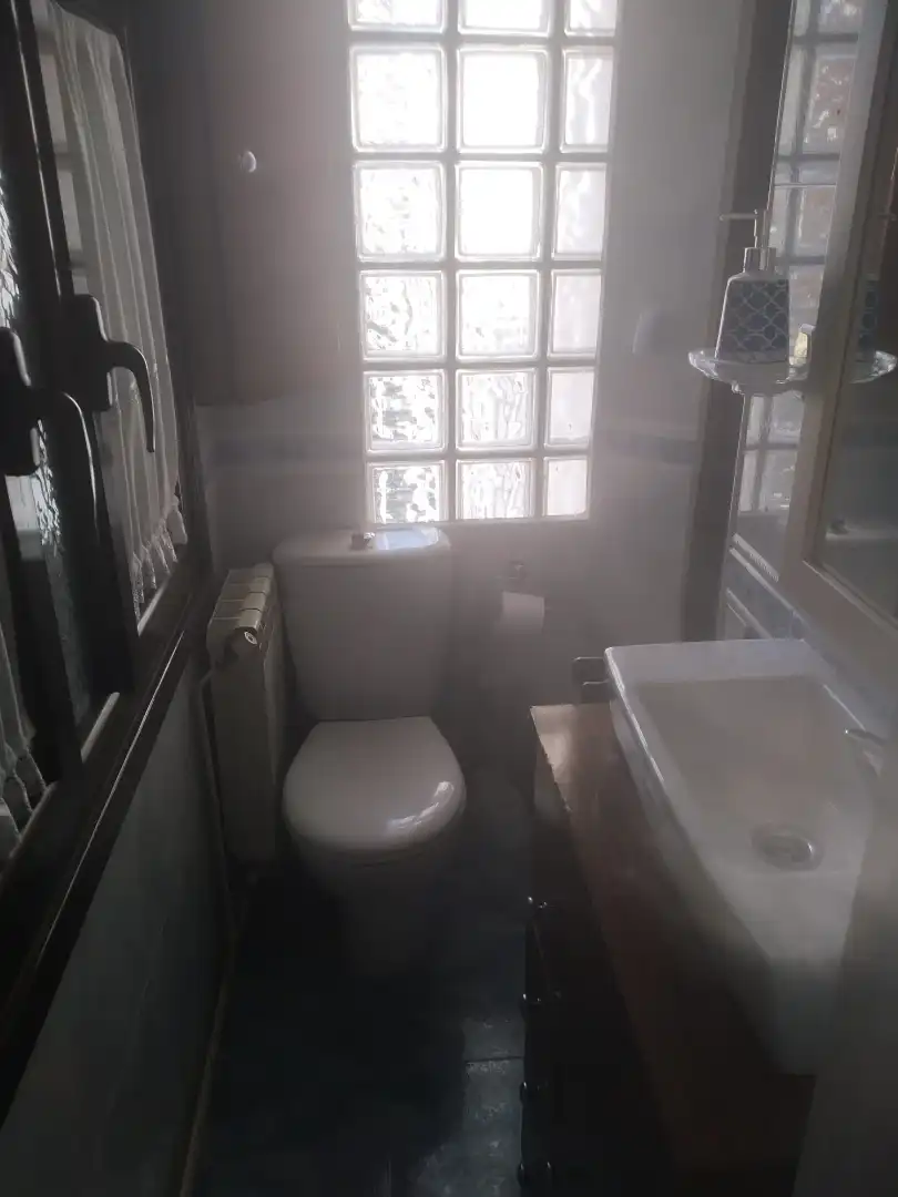 Badezimmer von Einfamilien-Reihenhaus zum Verkauf in Belorado mit Heizung, Terrasse und Abstellraum
