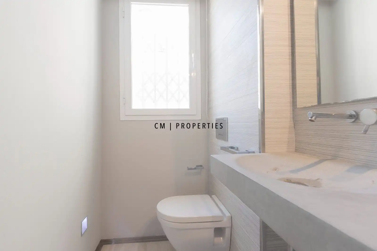 Badezimmer von Dachboden zur Miete in Valencia mit Klimaanlage, Heizung und Parkett