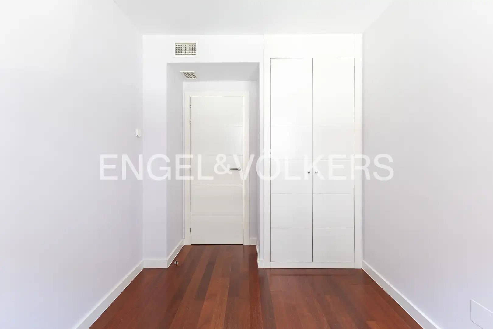 Habitación de Piso en venta en Madrid con Aire acondicionado, Calefacción y Jardín privado