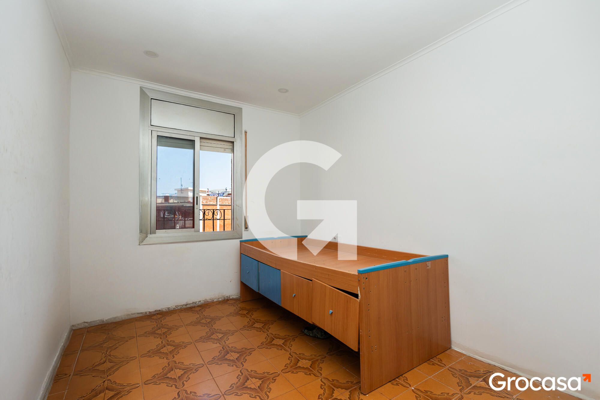 Habitación de Piso en venta en L'Hospitalet de Llobregat con Terraza, Horno y Lavadora